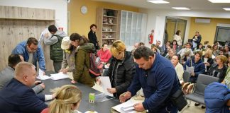 A HMDK ösztöndíjjal támogatja a magyar iskolába járó gyerekeket