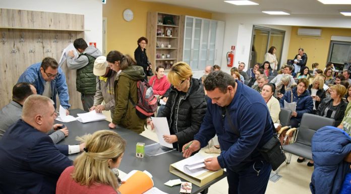A HMDK ösztöndíjjal támogatja a magyar iskolába járó gyerekeket