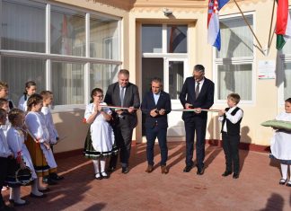 Ünnepélyes keretek között átadták a kopácsi Tangazdaságot és Ifjúsági Központot