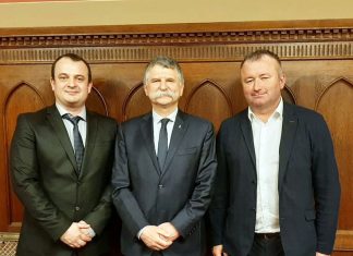 Egyeztető ülés a magyar parlamentben