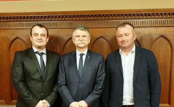 Egyeztető ülés a magyar parlamentben