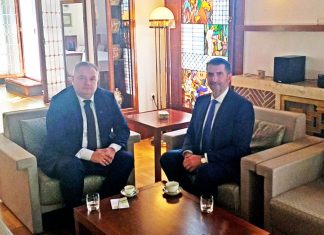 A HMDK elnökével találkozott elsőként az új magyar nagykövet és főkonzul