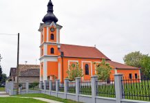 A kerítésfestéssel befejeződött a templom körüli felújítás Čakovciban
