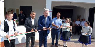 Átadóünnepség Várdarócon