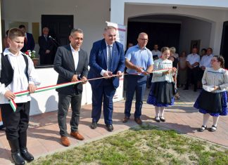 Átadóünnepség Várdarócon