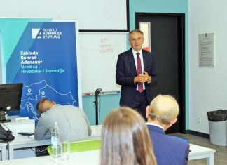 Jankovics Róbert előadást tartott a budapesti német nyelvű egyetem vezetőinek és hallgatóinak