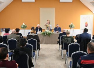 Harmincból tíz – könyvbemutató Kopácson