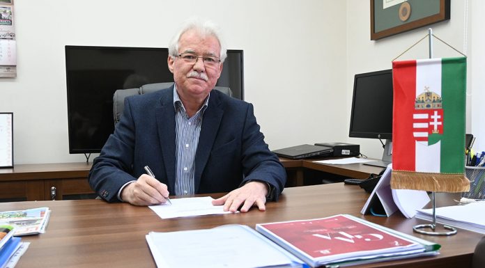 „Éljenek a lehetőséggel, szavazzanak a magyarországi választásokon!”