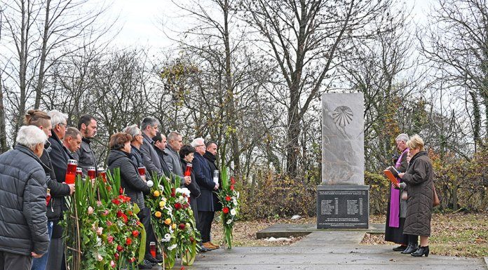 Megemlékezés a dályhegyi vérengzések 30. évfordulóján