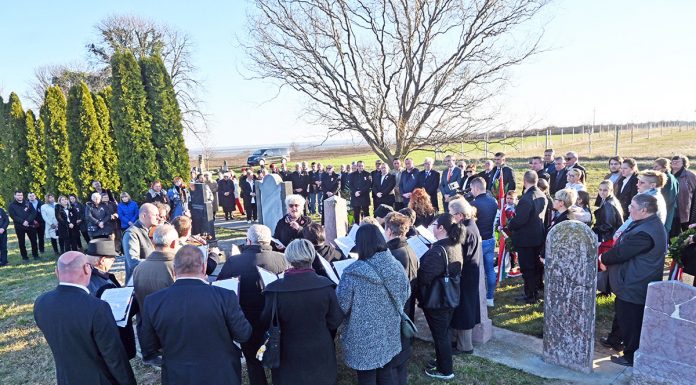 „Tűnt március nagy napja, szép tavasz, mely fölráztad a szunnyadó erőket…”