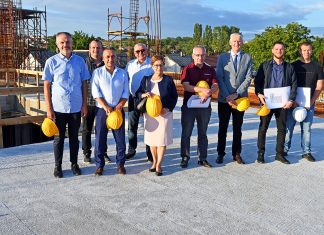 A vártnál is jobb ütemben halad a pélmonostori Liszt utcai magyar kulturális központ építése