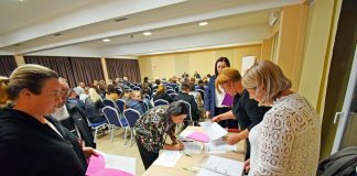 A HMDK idén is ösztöndíjjal segíti a magyar iskolába iratkozó diákokat