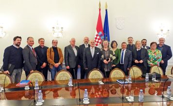 ÚJABB REKORD: egymillió eurót meghaladó támogatás a Horvát Kormány kisebbségi hivatalától magyar egyesületeink idei tevékenységeire