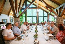 Tusványos 2023 – Orbán Viktor miniszterelnök Jankovics Róberttel, a HMDK elnökével is tárgyalt Tusnádfürdőn