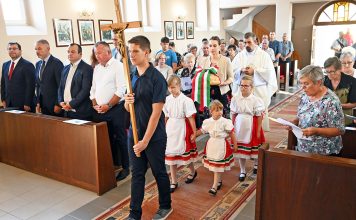 Szent István királyunkra emlékeztünk – a HMDK központi ünnepsége Újbezdánban