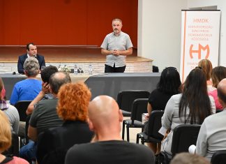 Újabb jelentős ösztöndíjtámogatás a magyar iskolát választóknak – Aláírták a szerződéseket