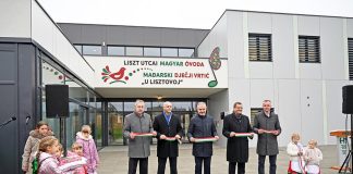 A jövő biztosítva van – ünnepélyes keretek között adták át a három új magyar óvodát