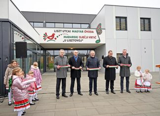 A jövő biztosítva van – ünnepélyes keretek között adták át a három új magyar óvodát
