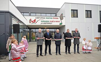A jövő biztosítva van – ünnepélyes keretek között adták át a három új magyar óvodát