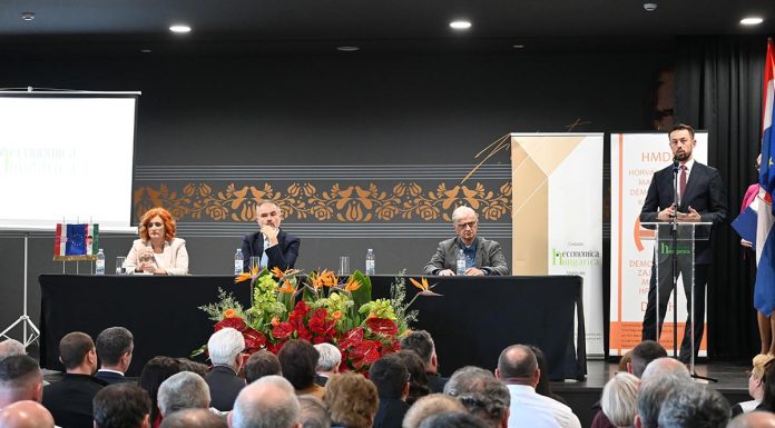 Április 5-től indul az új pályázat mikro- és kisvállalkozások, valamint parasztgazdaságok számára – projektbejelentő volt Pélmonostoron