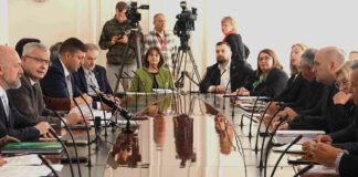 Az ülés első napirendi pontjaként a Horvát Televízió (HRT) 2024-es évre vonatkozó beszámolójával ismerkedhettek meg a tagok.