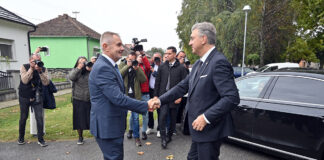 Miniszterelnöki látogatás a HMDK-nál