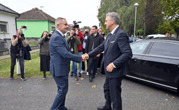 Miniszterelnöki látogatás a HMDK-nál