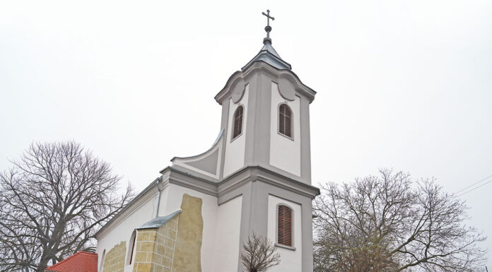 Megáldott falak, megerősített közösség – Ünnepi templomavatás Nagybodolyán