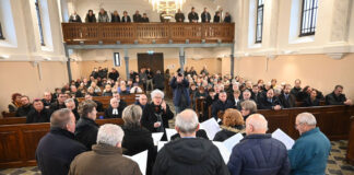 Megújult végvár a szórványban – felavatták a nagypiszanicai református templomot