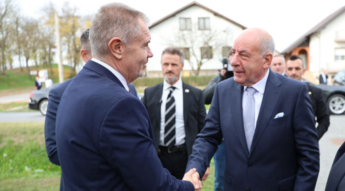 Sulyok Tamás és Zoran Milanović köztársasági elnökök látogatása a HMDK-nál: a horvátországi magyarok a kétoldalú kapcsolatokban az erős híd szerepét töltik be