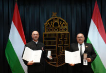 Rangos magyar állami kitüntetésben részesült Fica János és Munk Erik