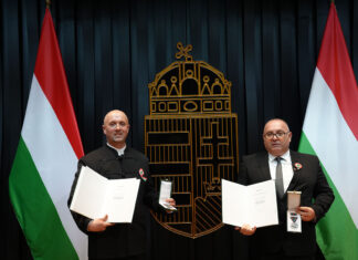 Rangos magyar állami kitüntetésben részesült Fica János és Munk Erik